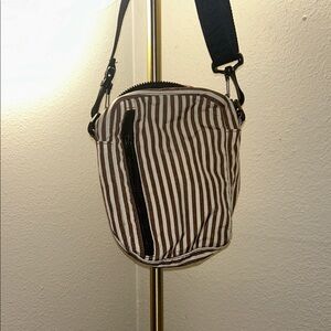 Baggu sport crossbody